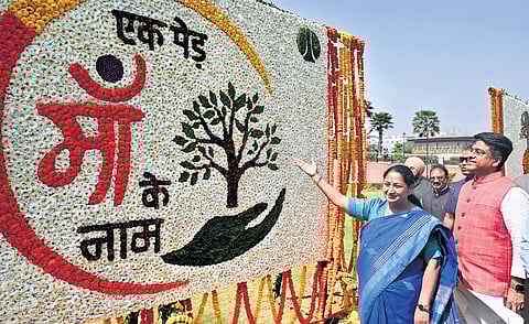 Chief Minister Rekha Gupta during the inauguration of ‘Flower Festival 2026’ at Connaught Place.