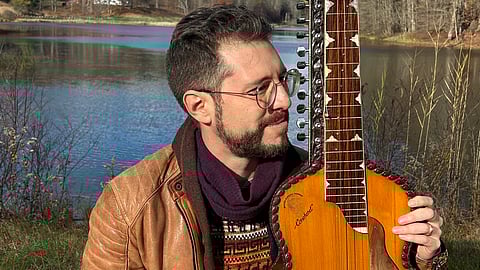 Joel Veena, slide guitarist