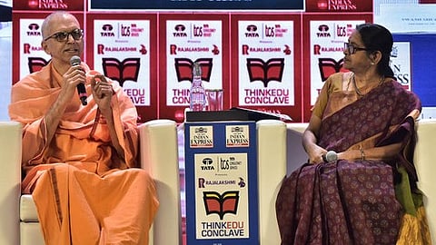 Educating the Mind - Empowering the Heart / Swami Shuddhidananda President of Advaita Ashramand Char : Dr. Sudha Seshayyan, Former Vice-Chance, Dr. MGR Medical University.