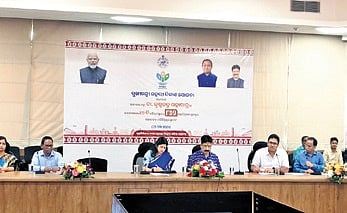 H&UD min Krushna Chandra Mahapatra chairing the meeting on MSBY.