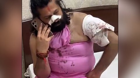 Complainant in sexual abuse case against Swami Avimukteshwaranand attacked with razor on train