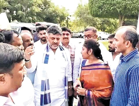 Forest brigand Veerappan’s daughter Vidyarani meets DCM D K Shivakumar at Wonderla resort at Bidadi near Bengaluru.