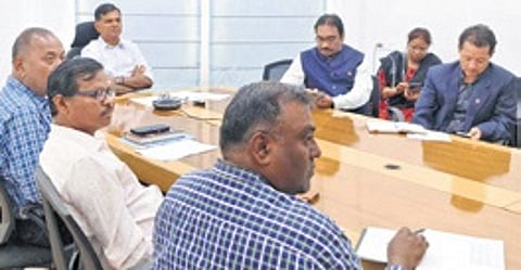 The meeting was chaired by the secretaries of the Ministry of Petroleum and Natural Gas and the Department of Consumer Affairs, with principal secretaries of Food Supplies and Consumer Welfare departments from various states.