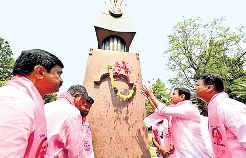 BRS MLAs and MLCs pay homage to Telangana martyrs at Gun Park before attending the Assembly session on Monday