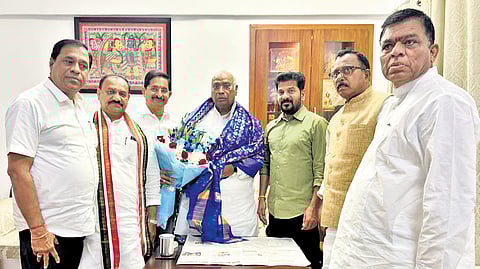 The AICC chief congratulated Narender Reddy on his election to the Upper House.