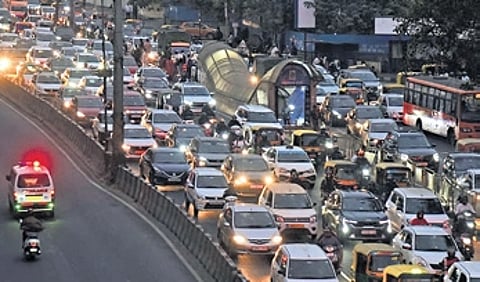 The feasibility report, which is available online, contains not just the traffic volume data, but also details of the ‘speed and delay survey’ from BMRCL’s report.