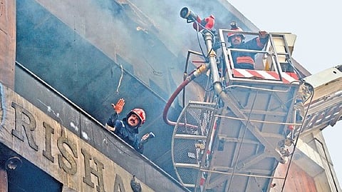 Witness accounts have brought the fire department’s response under scrutiny, with several alleging that critical equipment failed to function at the crucial moment, forcing a delayed replacement.