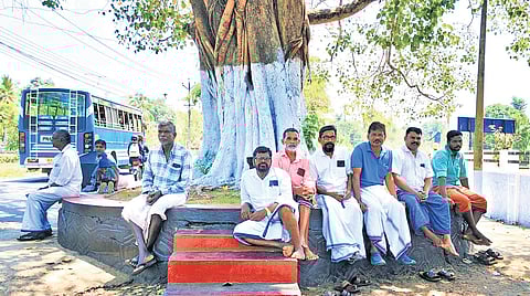 In Ottapalam constituency, while posters of LDF candidate N Premkumar and NDA’s Major Ravi are visible on the Varode-Mangalam stretch, those of UDF candidate P K Sasi are absent.