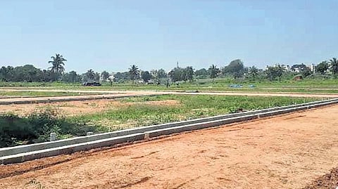 People pointed out that the 4th Block already has one of the least usable open spaces in the layout due to drain alignments and high-tension power lines