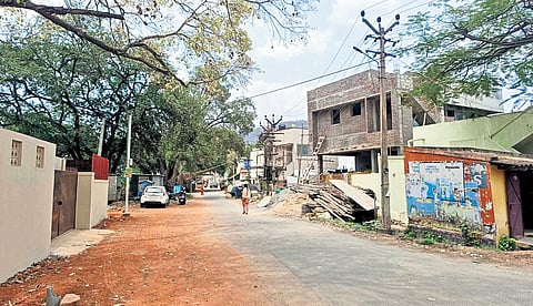 Kalappanayakanpalayam has disallowed exposition of party symbols for 25 years.