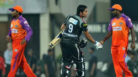 Mohnish Mishra (C) plundered 16 runs from five balls of spin legend Muttiah Muralitharan to help Pune Warriors India beat Kochi Tuskers Kerala in 2011 IPL