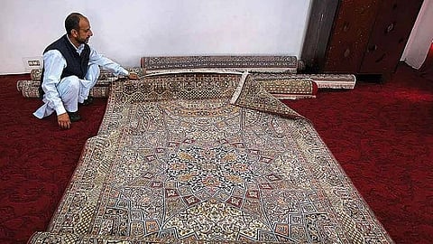 Traders warn that if the situation persists, there may be massive job cuts in the handicrafts sector that sustains nearly three lakh livelihoods.