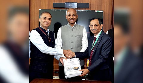 Ministry of Defence signs a contract with Bharat Electronics Limited for Mountain Radars for IAF, in New Delhi on March 31, 2026.