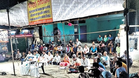Villagers staging protest at Kosala in Chhendipada.