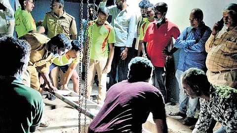 The incident occurred at the sewage station near Saibaba Colony.