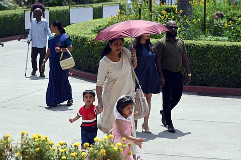 On Sunday, the minimum temperature was noted to be 20.1 degrees Celsius and the maximum temperature ranged between 32 and 34 degrees Celsius.