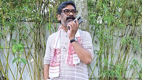 Hemant Soren alleged that attempts were once again made to "suppress the voice of democracy on the brave and revolutionary land of Assam".