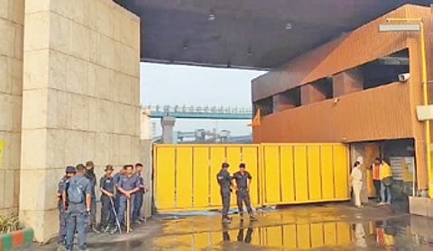Officials, accompanied by police personnel, entered the plant premises and began the closure process