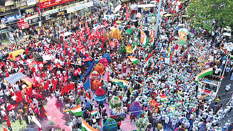 UDF and LDF workers meet at Thoppumpady for a final show of strength