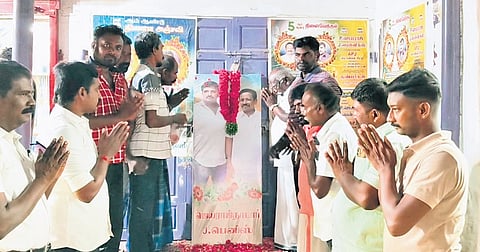 Sathankulam traders paid homage to the victims at the association office on Tuesday.