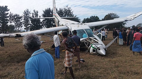 Aircraft had suffered major damage on impact; one passenger later died while five others were injured