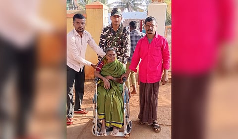 An elderly woman has come to the polling booth to cast her vote in Bagalkot on Thursday.