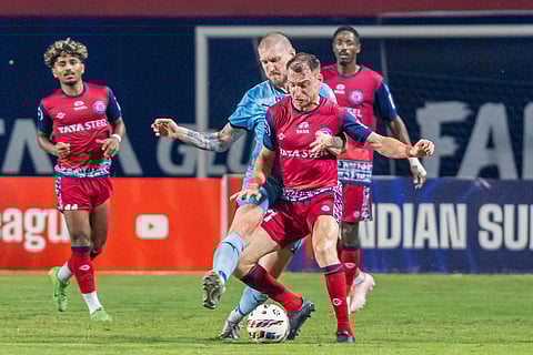 Thrilling match between Jamshedpur FC and Mumbai ended in a 1-1 draw