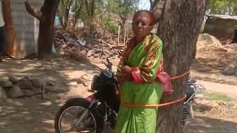 Despite her pleas for mercy, three men, Outi Bandeppa, Kotagiri Ramulu and Bhutale Vaijyanath, allegedly tied her to a tree.