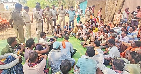 Police hold discussion with villagers at Dumurimunda in Nabarangpur’s Raighar
