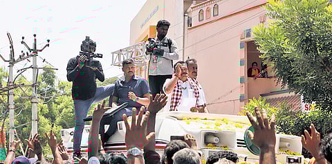 Edappadi K Palaniswami addressing a campaign meeting at Gandhipuram in Coimbatore on Thursday | S Senbagapandiyan