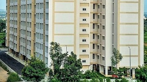 The authority directed immediate completion of stalled works, issuance of Occupancy Certificates (OC) and payment of interest for delays extending over a decade.