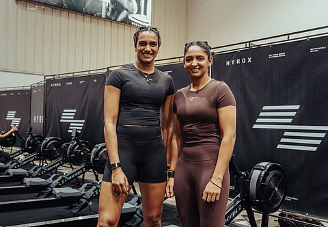Harmanpreet Kaur (R) with PV Sindhu