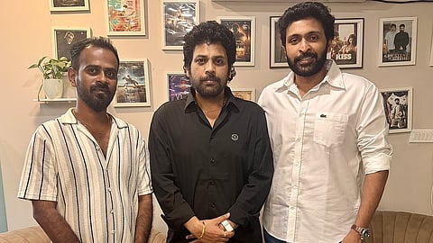 From L to R: Director Siddharth, producer Raahul, actor Vikram Prabhu