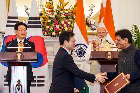 Union Minister of Commerce Piyush Goyal and South Korean Minister of Trade Yeo Han-koo exchange an MoU in the presence of Prime Minister Narendra Modi and South Korean President Lee Jae Myung during a joint press statement, at Hyderabad House in New Delhi, Monday, April 20, 2026.