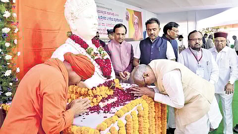 Vice-President CP Radhakrishnan prays to Lord Basavanna at the Amrit Mahotsav of Dr Basavalinga Pattadevar in Bhalki town of Bidar district on Wednesday.