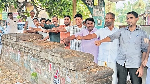 Residents of Thirunavaya during Athanikal conservation meeting.
