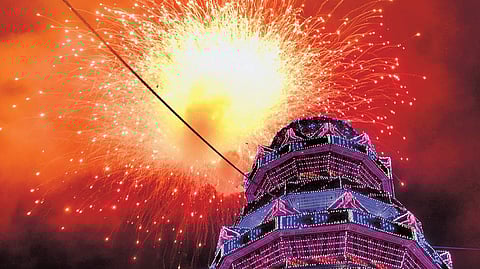 A choreographed cold-spark system comprising jets, fountains and programmable ground patterns offers a viable and sustainable alternative to conventional fireworks