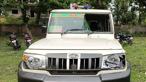 The villagers vandalised the vehicle of the forest personnel.