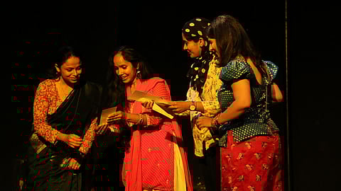 A still from the play Dear Zindagi