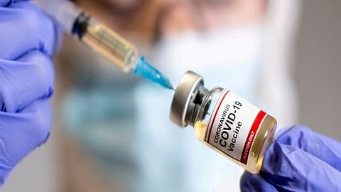 According to the complainants, Srilatha did not recover after discharge, was later diagnosed with pulmonary fibrosis at another hospital and died on December 7, 2020, with the family alleging negligent treatment at the first hospital.