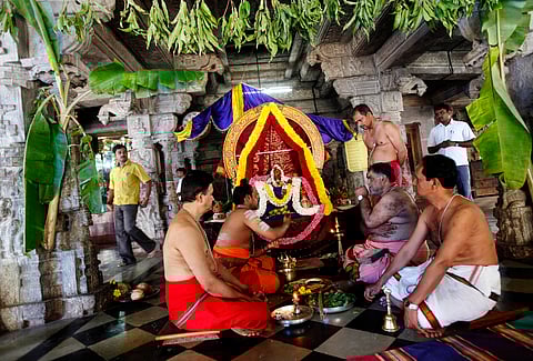 Shortage of priests hits Hindu rites