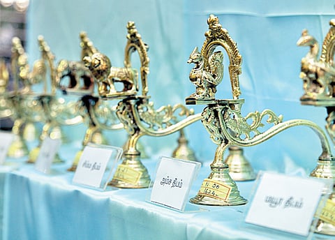 Poompuhar unveils brass lamps