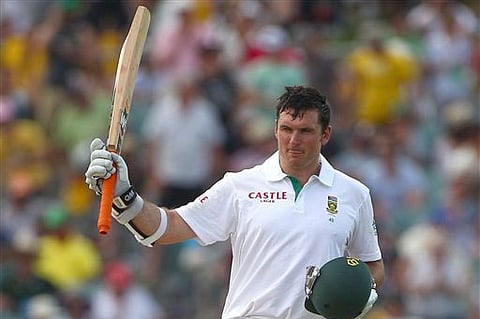 Smith century guides South Africa to 217-2