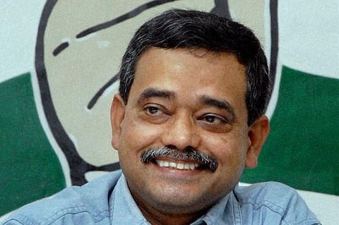 President's son terms Delhi women protestors 'dented-painted', apologises