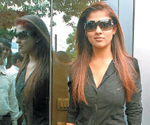 "I am slim and Trim," says the Mirror on the wall