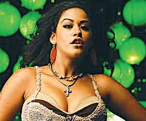 The girls with oomph!