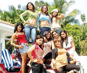 Gals galore in 'Ellam Avan Seyal'
