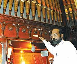 City's oldest pipe organ is played again