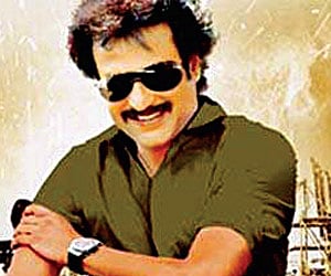 Arasan charms Chennai, fans queue up on day 1