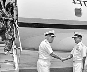 Chief of Naval Staff Admiral Sureesh Mehta (left) being received at the Naval Airport by  Vice Admiral Sunil K Damle, Flag Officer Commanding.